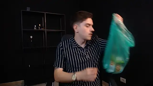FelixStarkk: απευθείας συνομιλία ΧΧΧ