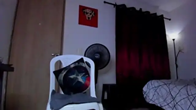 Cloudy_pigDude's Live XXX Chat