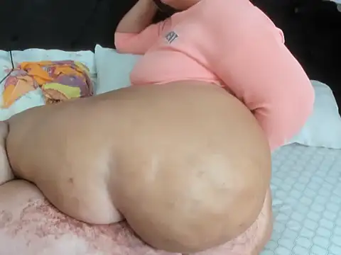 BUBLYASS26 Adlı Modelin Canlı XXX Sohbeti