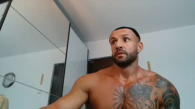 Magnificmuscles89 Adlı Modelin Canlı XXX Sohbeti