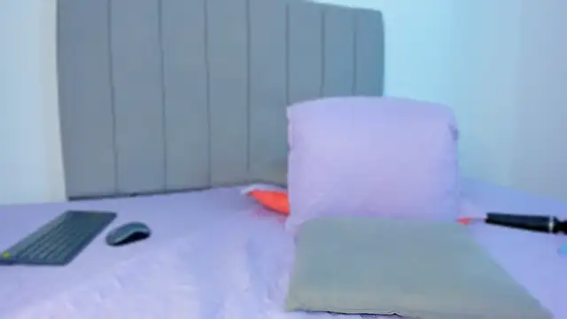 LiaLeee Chat XXX live