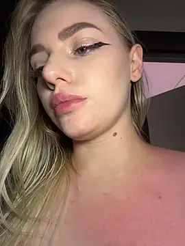 HugeBoobsAlice 라이브 XXX 채팅
