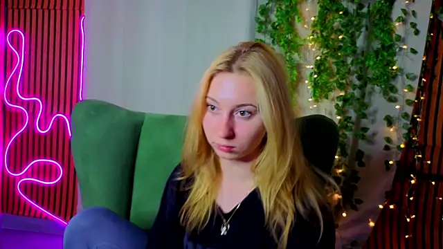 RosalieHandleyn Live XXX chat