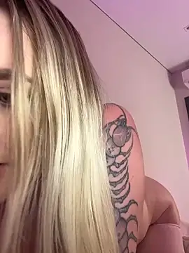 HugeBoobsAlice – Live XXX-chat