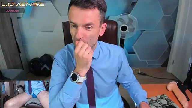 SteveTiger XXX чат на живо