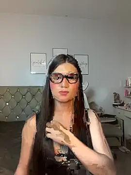 צ'אט XXX בשידור חי של JassmineLove
