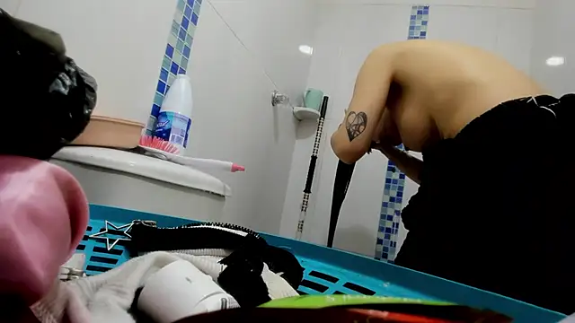 Chat +18 de Sweet-Suck69 ao vivo