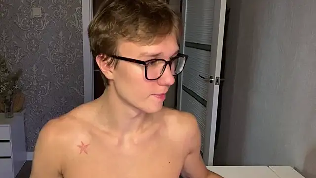 yyyyesssbb Live XXX Chat