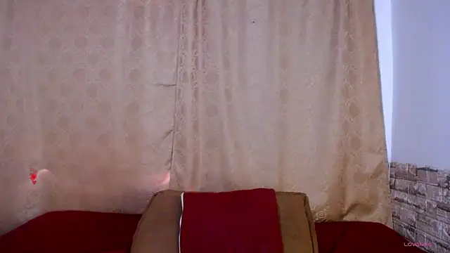 Chat +18 de Bicky_24 ao vivo