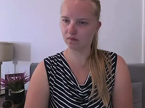 XXX chat uživo modela RoseTeacherX