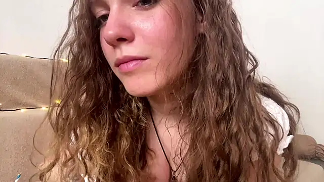 Chat +18 de AliKnop ao vivo