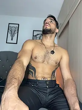 Maximiliano_ford Adlı Modelin Canlı XXX Sohbeti