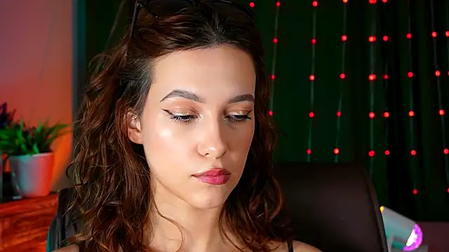 XXX chat uživo modela LolaLemona