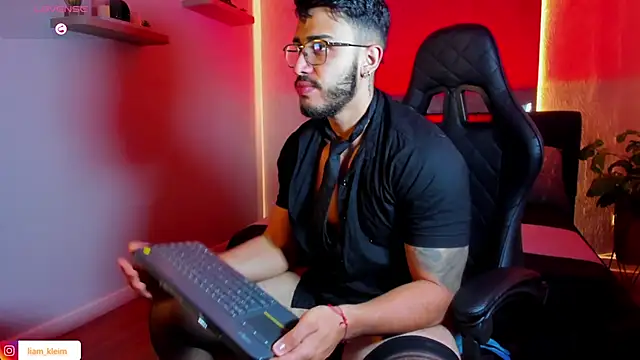 دردشة Liam_Kleiin الجنسية المباشرة