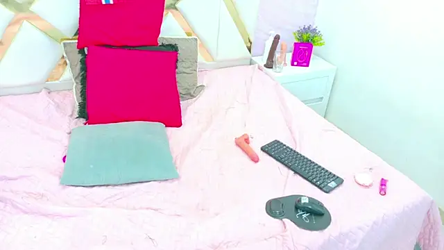 Sarah_blakee_'s Live XXX Chat