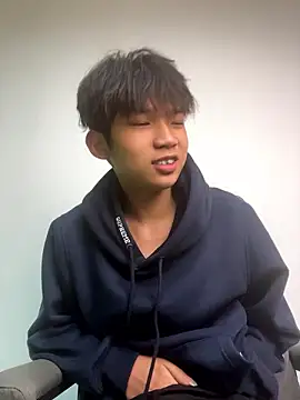 -OvO-のライブXXXチャット