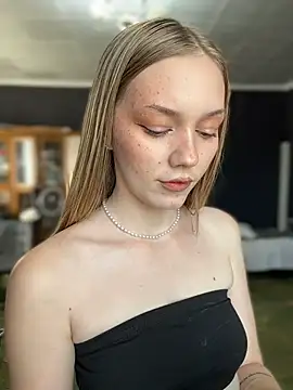 MilaMoone Live XXX Chat