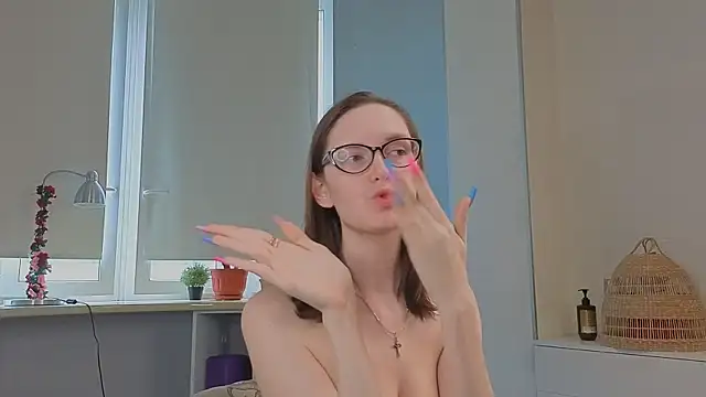 EstelaWeninger's Live XXX Chat