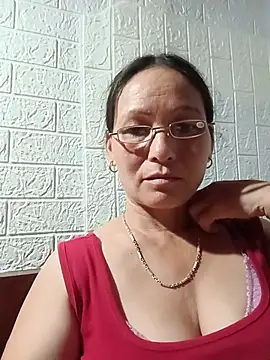 Chat +18 de Cucci07 ao vivo