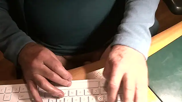 Ozplayer77's Live XXX Chat