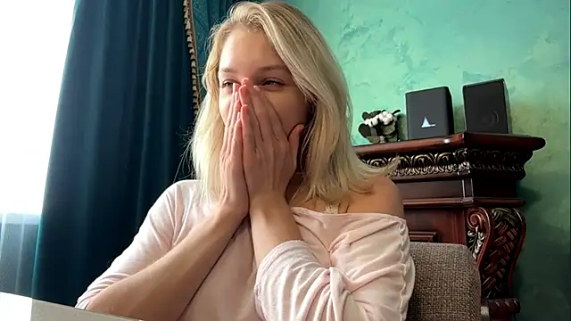 EveryoneEve's Live XXX Chat