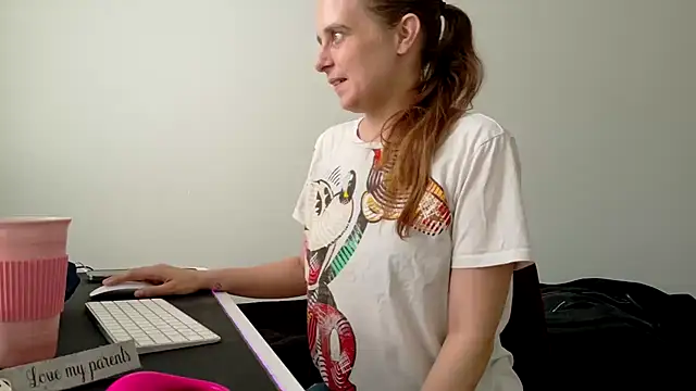 Chantalee 现场XXX聊天