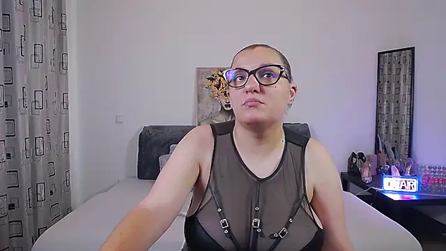 Chat +18 de SharronAlexa ao vivo