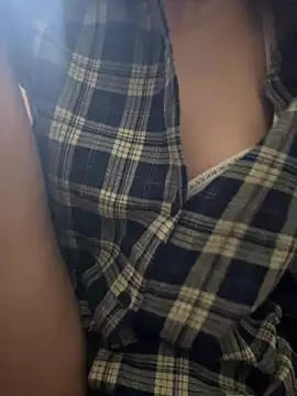 LuxeAura live XXX chat