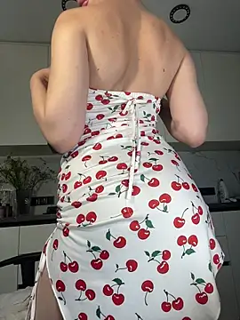 XXX chat uživo modela CurlyLara
