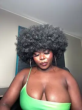 WomanNextdoor1 现场XXX聊天