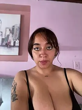 Im_Luuu élő XXX-chatje
