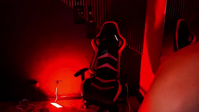 Boss_Domiinator: онлайн-секс-чат