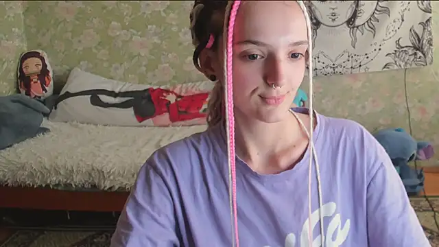 Cutie_Adelia Adlı Modelin Canlı XXX Sohbeti
