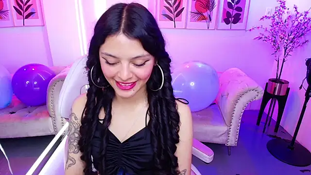 Maddie_T18 live XXX chat