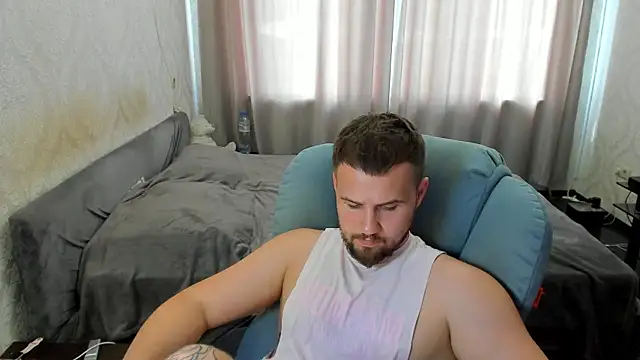 Vladik_b's Live XXX Chat