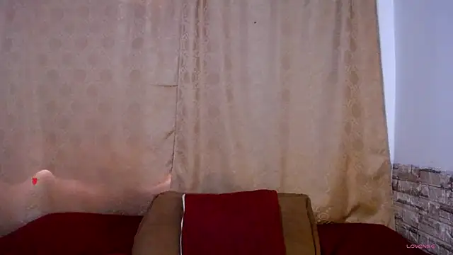 Bicky_24 Adlı Modelin Canlı XXX Sohbeti