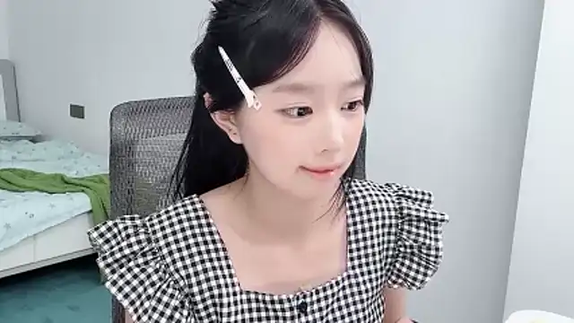 Yoyo33355 现场XXX聊天