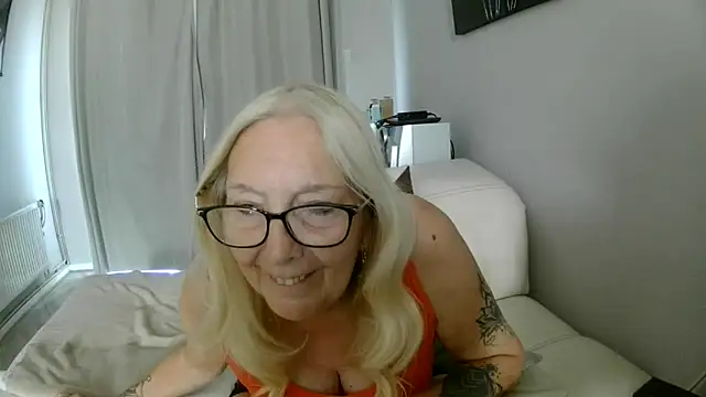 Chanel-56 live XXX chat