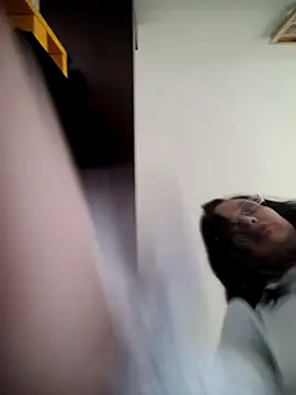 Esmeralda333 即時 XXX 聊天
