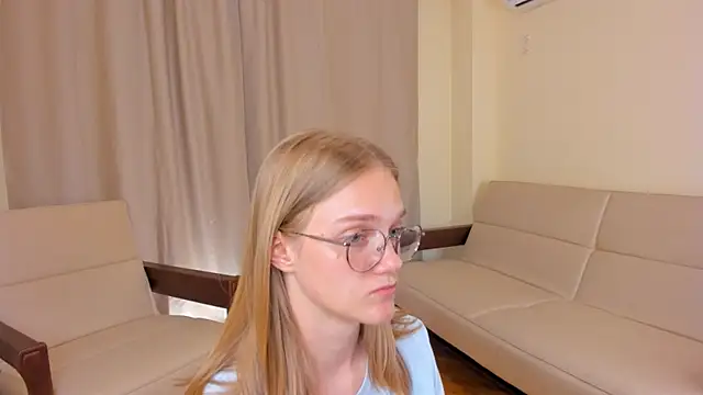 FemMantis XXX чат на живо