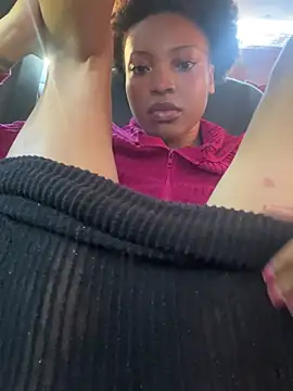 Queenkimi777 Adlı Modelin Canlı XXX Sohbeti