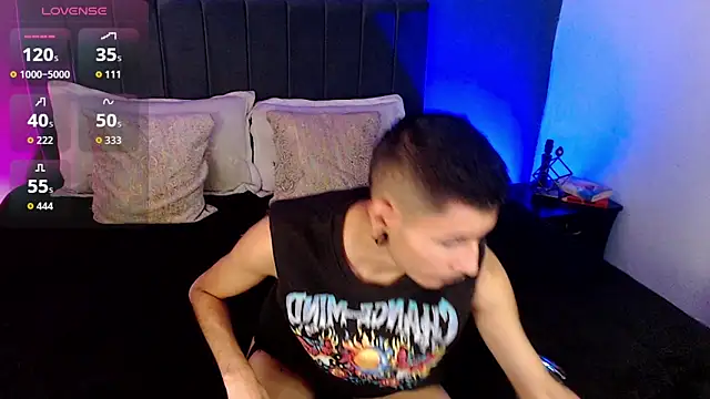 Toyboy_richard Live XXX-Chat