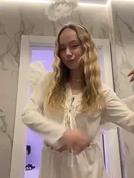Emi_Sterling live XXX chat
