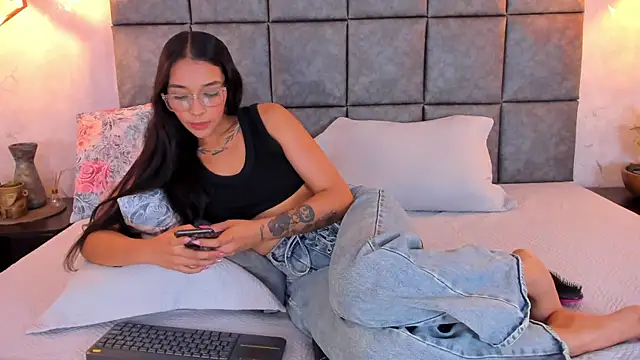 Roseaurora's Live XXX Chat