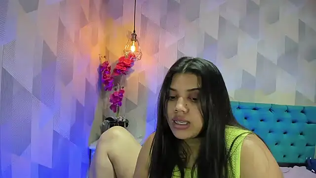 LindaBreeS Adlı Modelin Canlı XXX Sohbeti