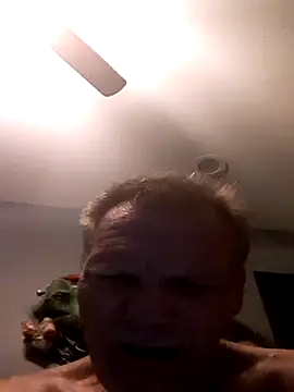 הופעת וובקאם של lubme
