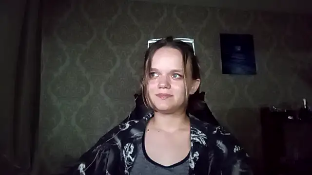 FlirtingAdele_1's Live XXX Chat