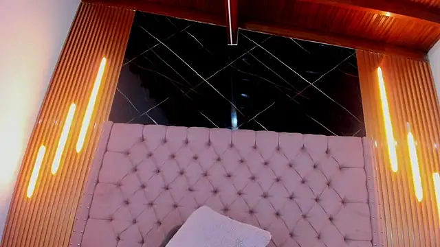 Chat +18 de AinaPink ao vivo