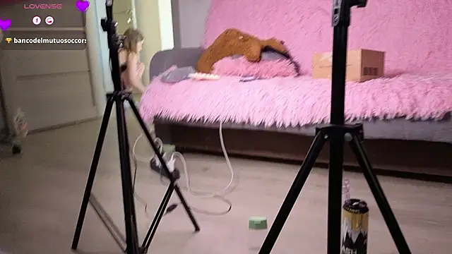 TheHoneyDevil's Live XXX Chat