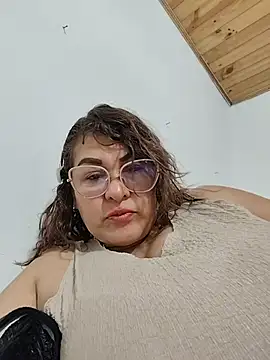 צ'אט XXX בשידור חי של AlexxiaaMat